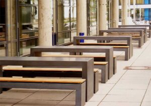 Betontisch und Bank OGGI-Beton: Betonmöbel