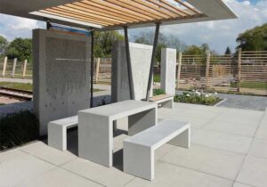 Betontisch und Bank OGGI-Beton: Betonmöbel