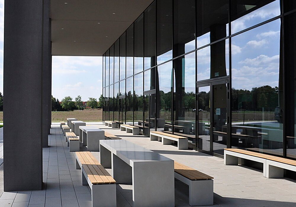 OGGI-Beton: Betontisch und Betonbank SAN VITO